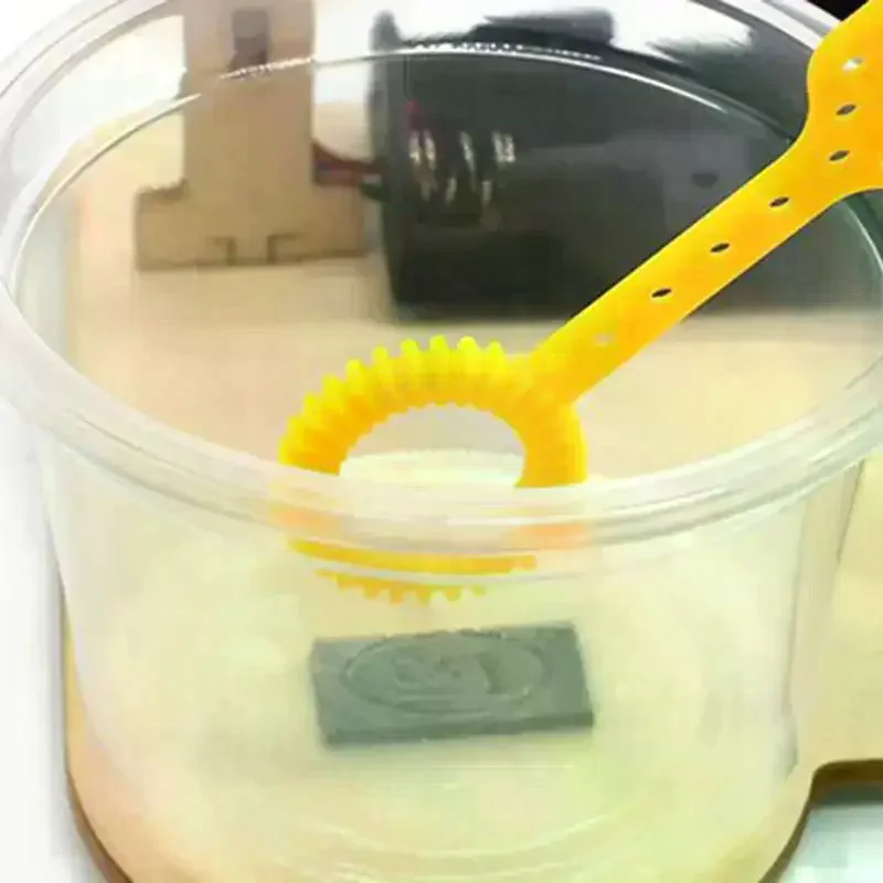 1 Set Early Learning Toy Technology Wooden DIY Hand Cranked Bubble Machine Toy For Kids Science Experiment Teaching Aids