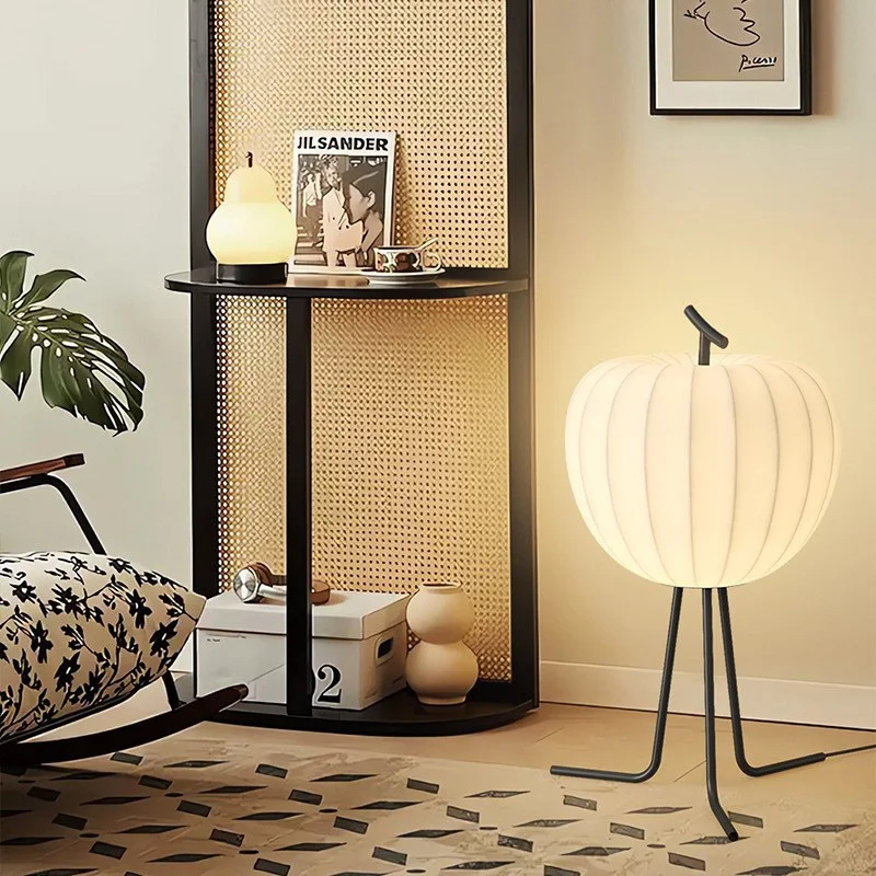 

Medieval style floor lamp, next to the sofa in the living room, Song-style aesthetic retro wabi-**** wind B & B