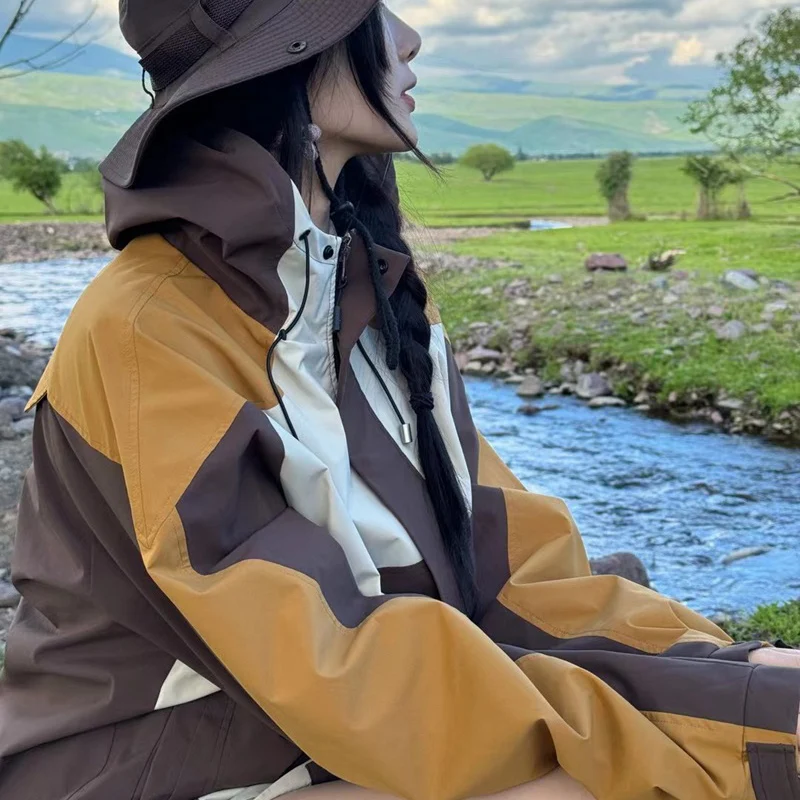 Cappotti da sci unisex impermeabili antivento Giacca da trekking con giunture alla moda per le donne Capispalla con cappuccio con cerniera allentata primavera autunno