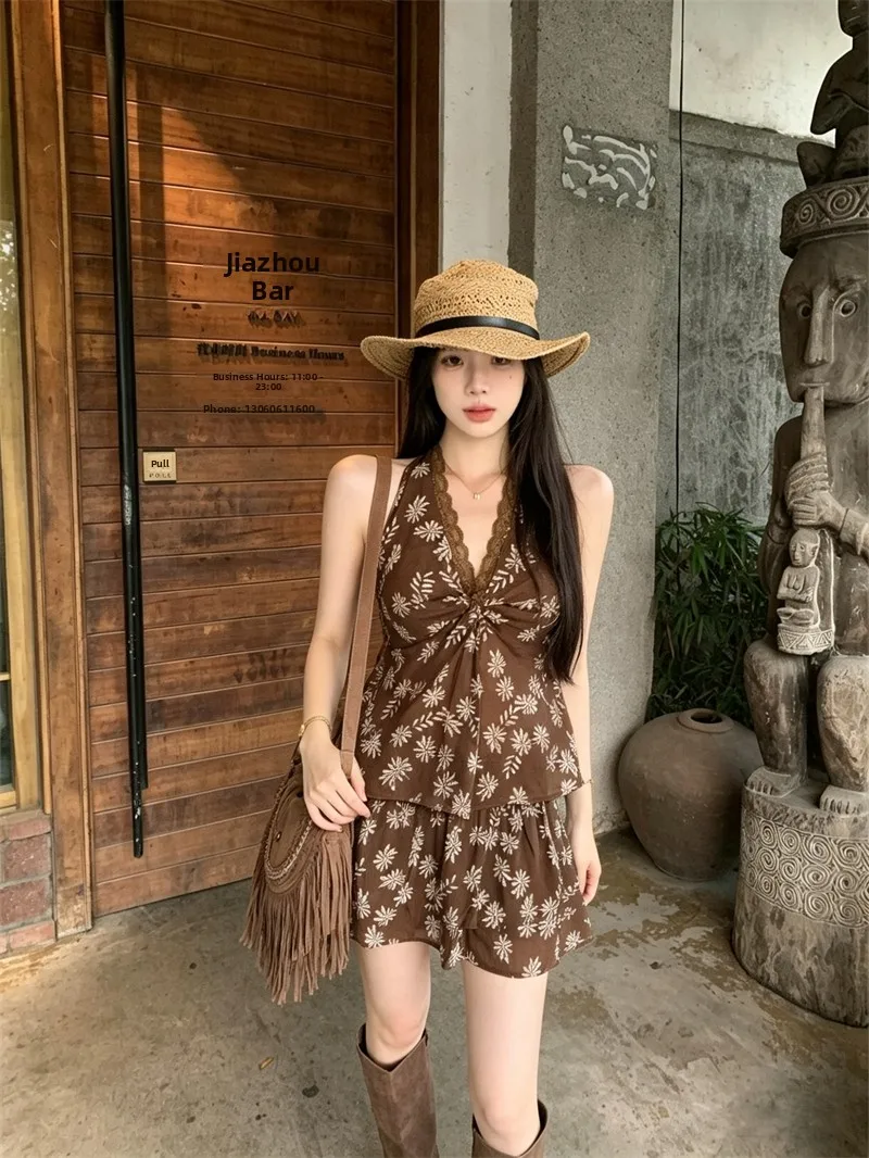 

Floral Print Halter Neck Short Top And Skirt Set Women's Summer Vacation Style Half Body Two Piece Suit Coffee Color