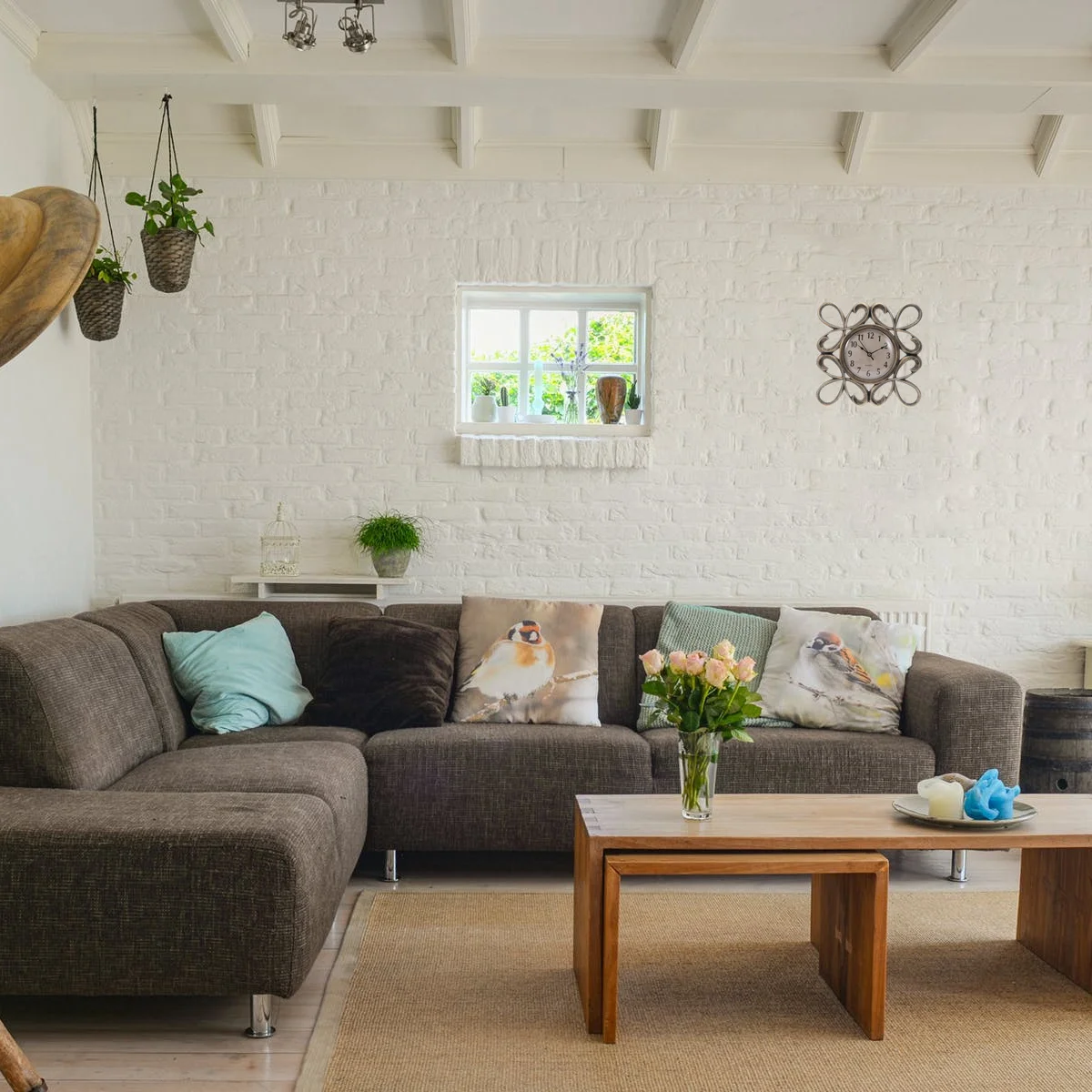 

10 Inch Vintage Wall Clock Hollowed-Out Design Silent Non-Ticking Decorative Dial for Living Room Bedroom Kitchen Gold