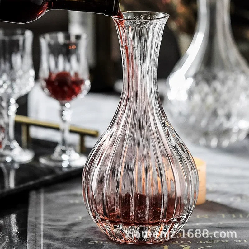 

Lead-Free Glass Whiskey Decanter with wood Stopper Barware, Liquor Glass Alcohol Bottle, 1000ml