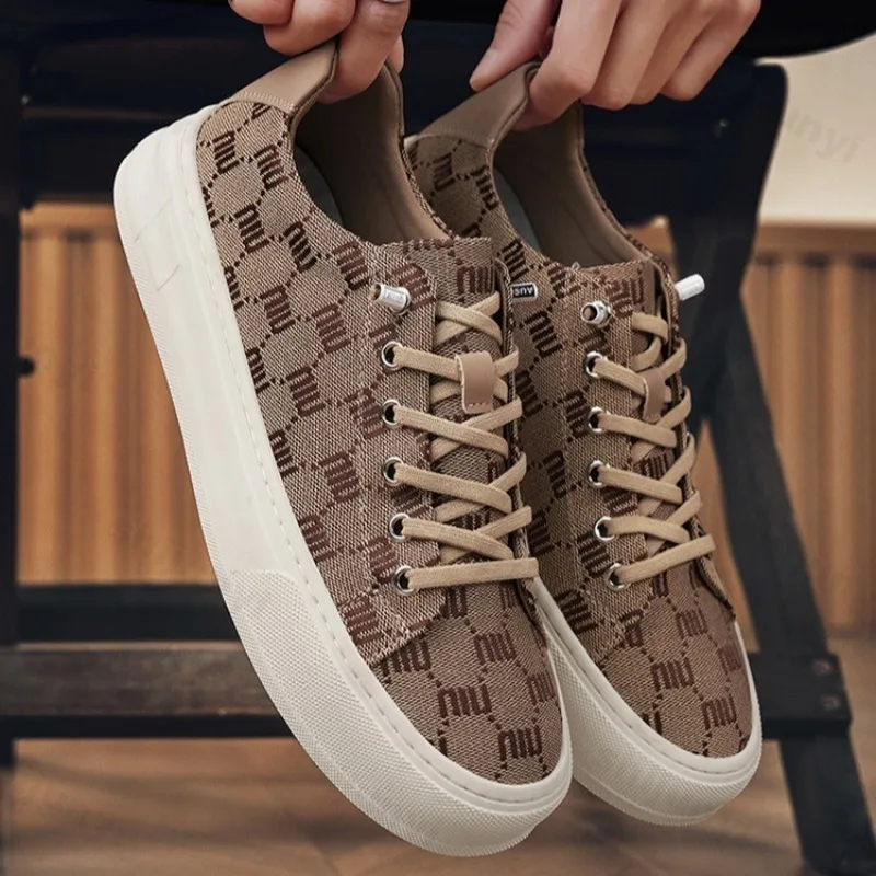 

2025 Autumn Men's Retro Breathable Low Top Thick Soled Casual Shoes Fashion Trend Versatile Comfortable Non Slip Chunky sneakers