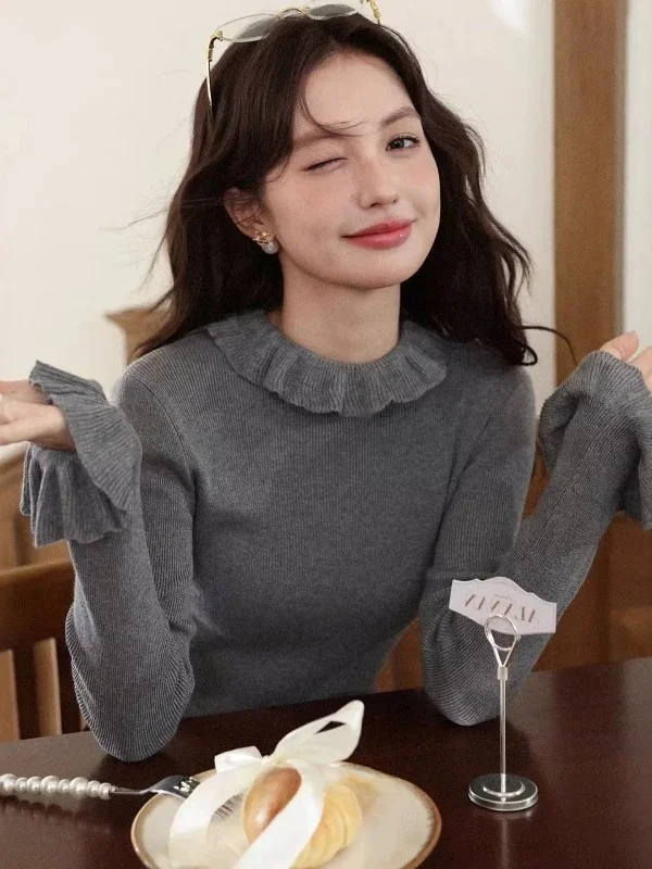 

Женская осенне-зимняя вязаная базовая кофта с кружевным воротником и длинными расклешенными рукавами, топ в корейском стиле с дизайнерским акцентом