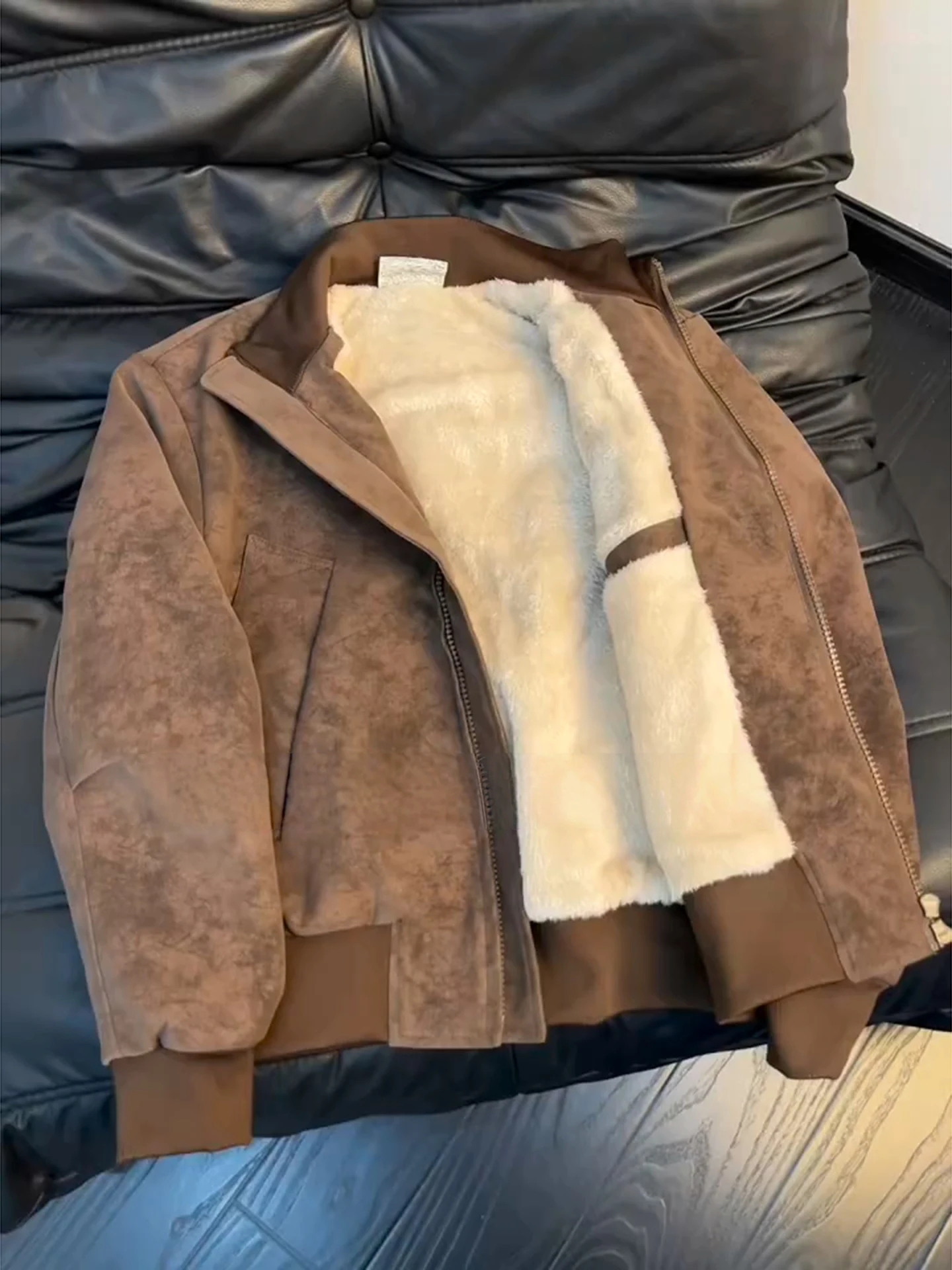 

Thiened Winter Flight Jaet Men's Cotton Coat Zuo andiao Dyed PU Leather Inner Fce Casual Cleanfit Zipper Closure