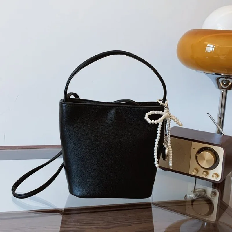 

Модная кожаная женская сумка через плечо: классический дизайнерский стиль, Париж, повседневный, простой, винтажный, трендовый дизайн для повседневной жизни, сумка для подгузников