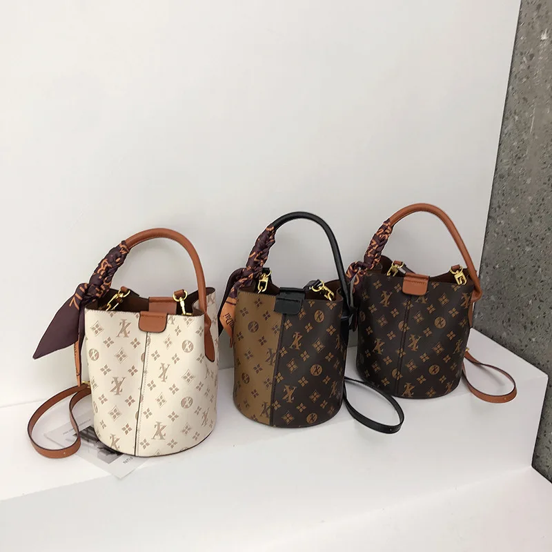 NEW Luxury Designer Women'S Shoulder Bag High-End Fashional Water Bucket Bag Crossbody Bags Unique Women Clutch Travel Tote Bag