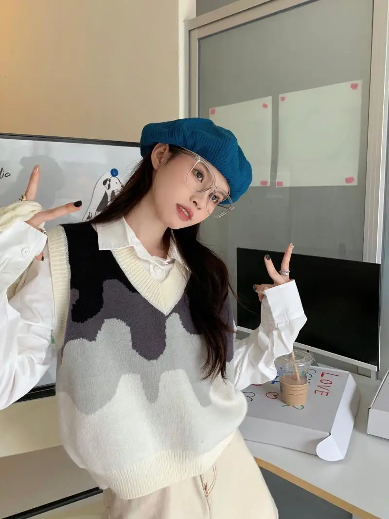 

Sweater Vests Women Sweet Gradient Vintage Aesthetic Simple V-neck All-match Holiday Student Soft Harajuku Popular Cozy Knitwear
