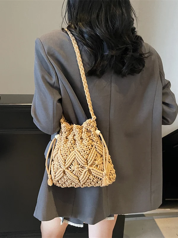 패셔너블한 직조 스타일 가방 여성용 여름 2025 신상 크로스바디 비치백 심플 캐주얼 한국 스타일 부드러운 원단 핸드백