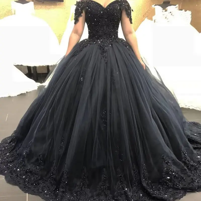 Gothic schwarze Brautkleider für Braut Spitze Applikationen Perlen von der Schulter plus Größe Vintage Ballkleid langes Brautkleid