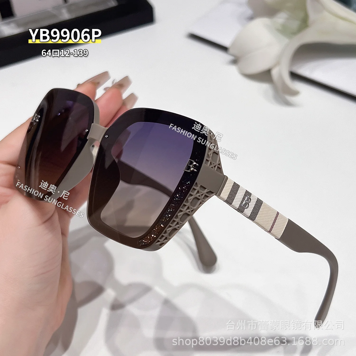 Designer HD Polarized Driving Sunglasses Classic Checkered Temple UV400 Protection Sun Shading Luxury Premium Quality Anti Glare