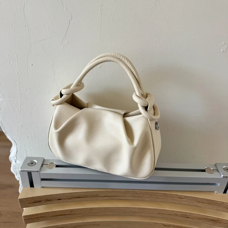 

2025 Europe and America New Retro Trend Women's Handbag Fashion Versatile Small Square Bag Niche Simple Sense Messenger Bag