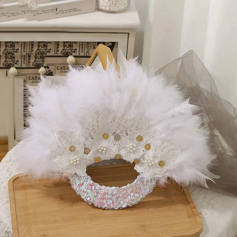 

Vintage Red Feather Fan with Crystal & Flower Detail, Elegant Hand Fan for Brides, Stage Performance, Costume Party