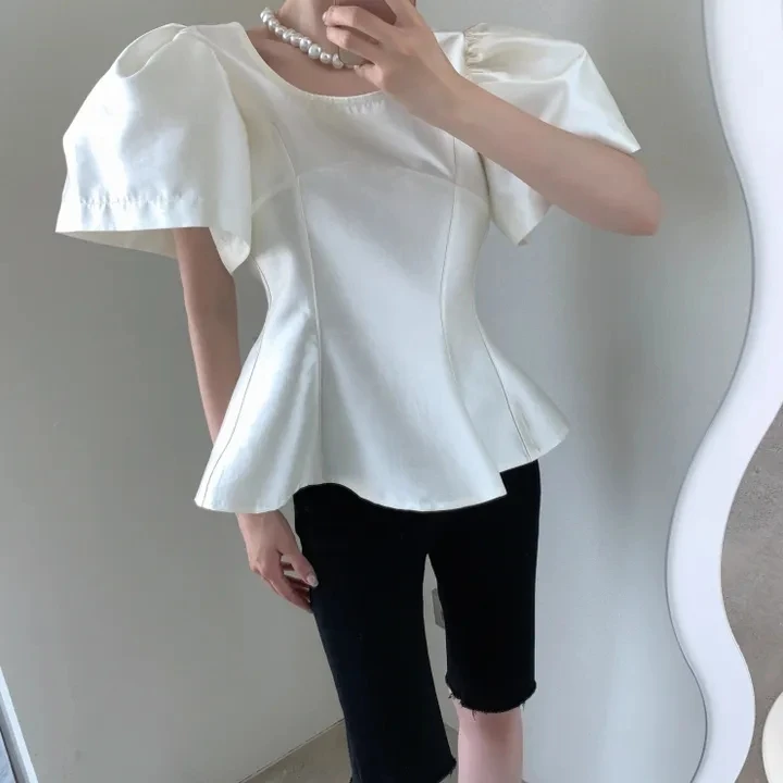 

Французский шикарный топ с рукавами-фонариками для женщин, весна-лето, приталенный крой, универсальный наряд в корейском стиле, модный тренд