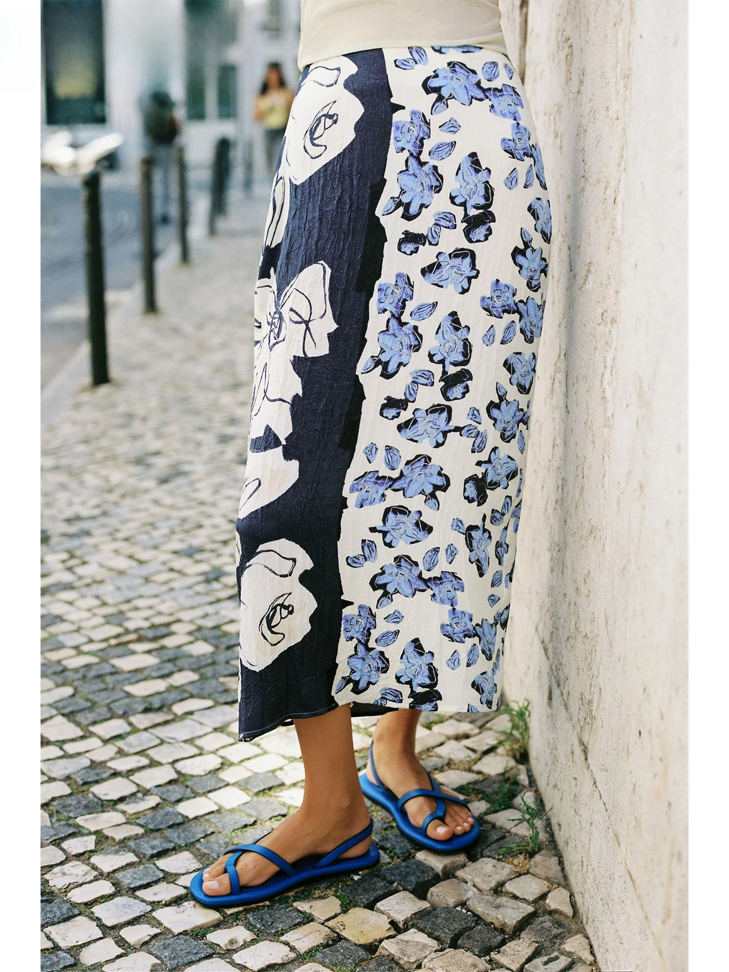 

ZAPRHA Summer 2025 High Waist Floral Print Midi Skirt Slit Straight Leg Vintage Sle Women's Casual Faion f-length Skirts