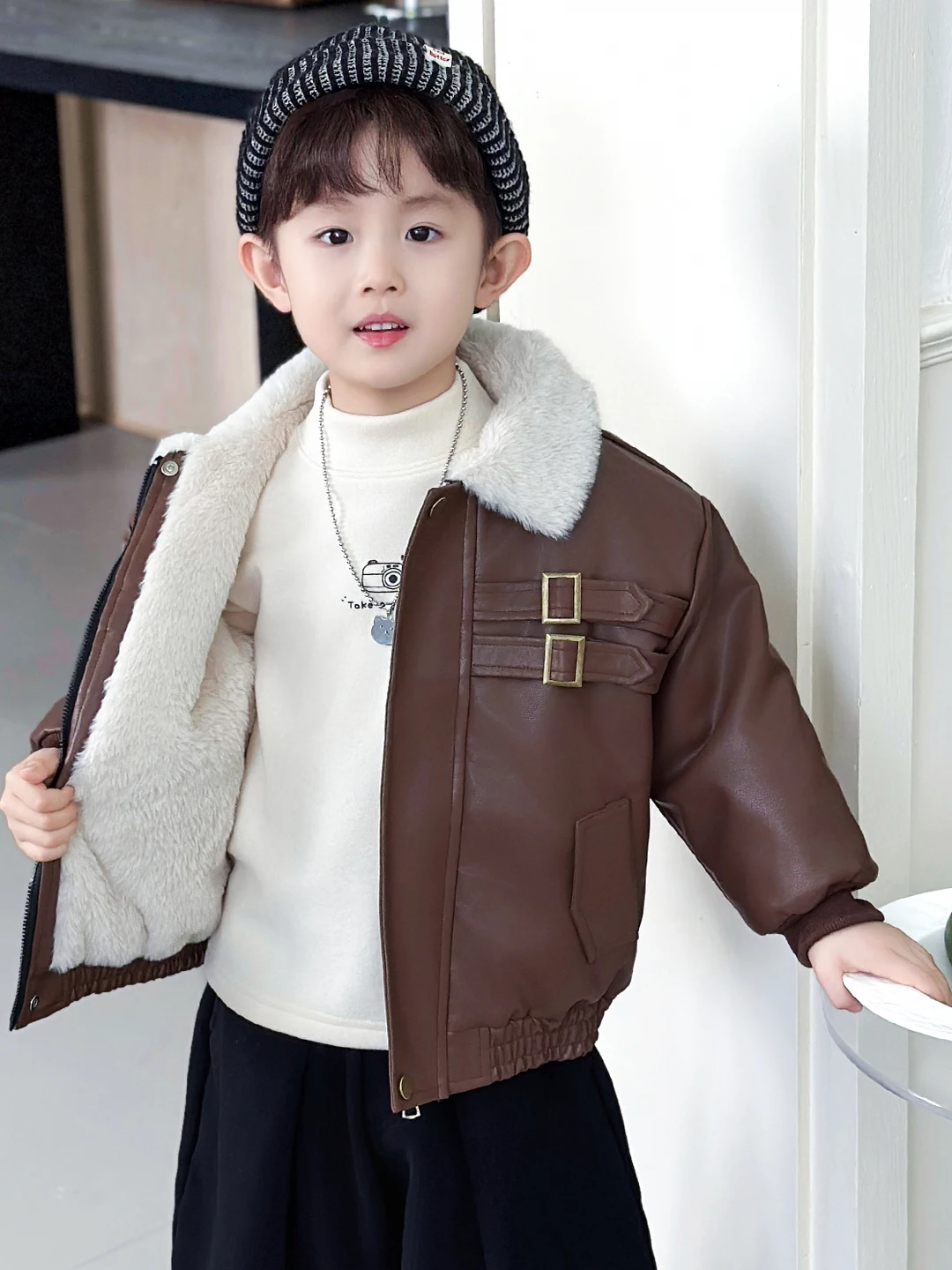 

Thiened Fce Lined Leather Jaet for Boys Autumn Winter Warm Sli Baby Outfit Bla Brown Color with Bule Zipper