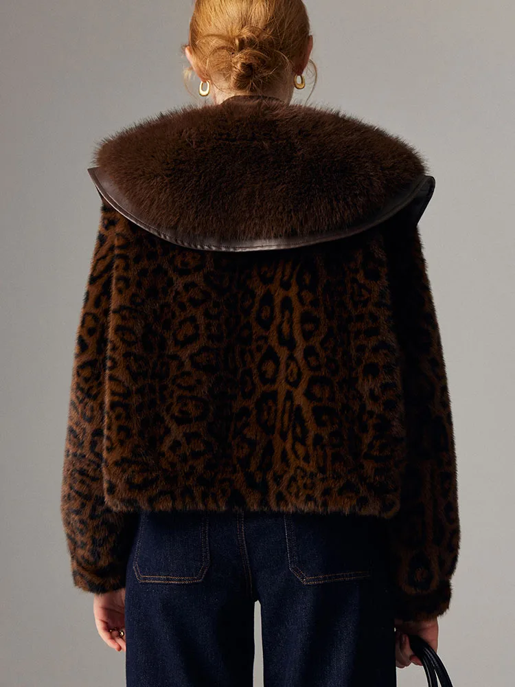 2025 Moda Pelliccia di visone sintetica Nuovo stile corto Pelliccia Addensare Caldo integrato con stampa leopardata Cappotti di pelliccia femminile