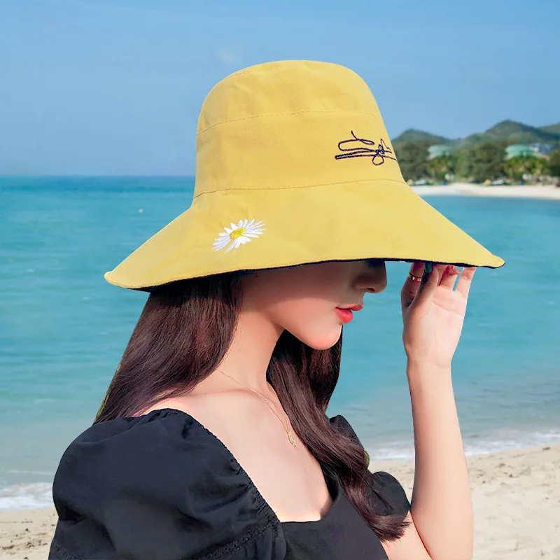 

UPF Reversible Bucket Hat Daisy Embroidery Wide Brim Sun Protection for Women Summer Beach Vacation Fashion