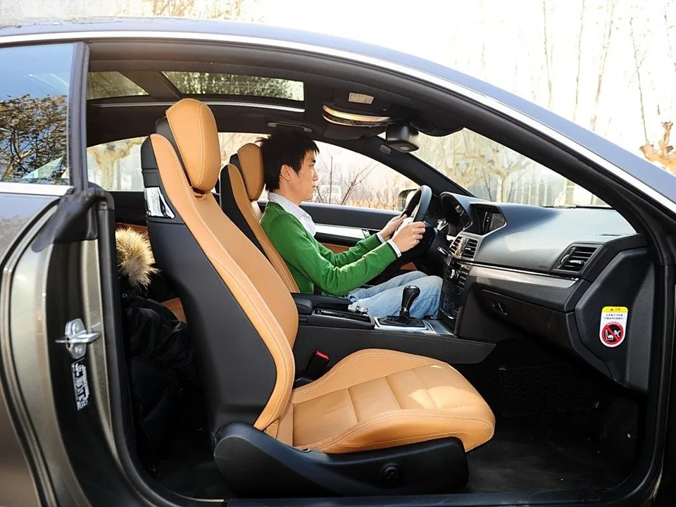 【2024改良式】車カバー カーカバー に適し メルセデス・ベンツ Eクラス C207 2013-2016 クーペ、車 カバー カー 予約商品 Mercedes-Benz ベンツ Eクラス W213 S213 AVANTGARDE Sports用 高耐久金属製キャリパーカバーセット  W213 S213 E200アバンギャルドスポーツ E220dアバンギャルドスポーツ E250アバンギャルドスポーツ|オシャレなカー 用品通販【ファーストセレクション】