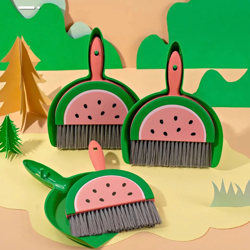 Desktop mini broom set, desk sweeping tool, small broom desk, student's dustpan combination on the table