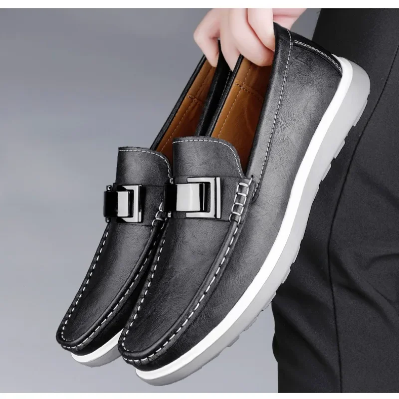 Klassiek merk heren loafers schoenen comfortabele slip op flats schoenen designer heren flats schoen licht antislip luie schoen voor heren