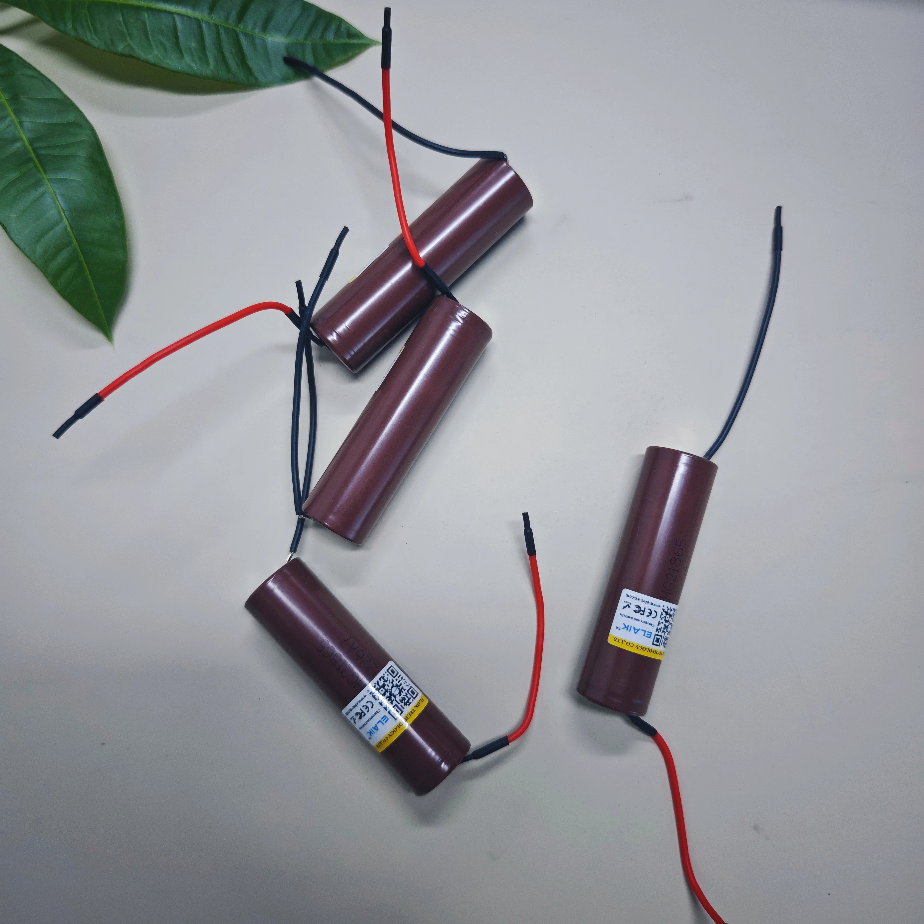 New HG2 18650 3000mAh High-Discharge Rate Rechargeable Battery 3.7V with 20A Dedicated w/ DIY Cable