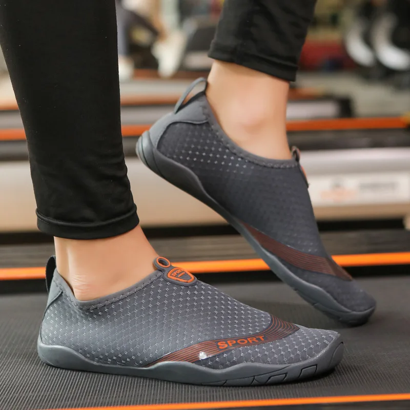 Outdoor swimming shoes men's and women's creek snorkeling beach wading shoes indoor treadmill shoes