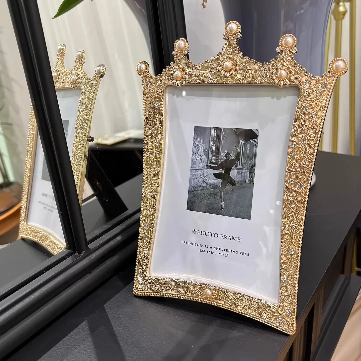 6/7inches Crown design  Metal Photo Frame golden photo frames and albums cuadros para fotos for home desktop decorationxy539