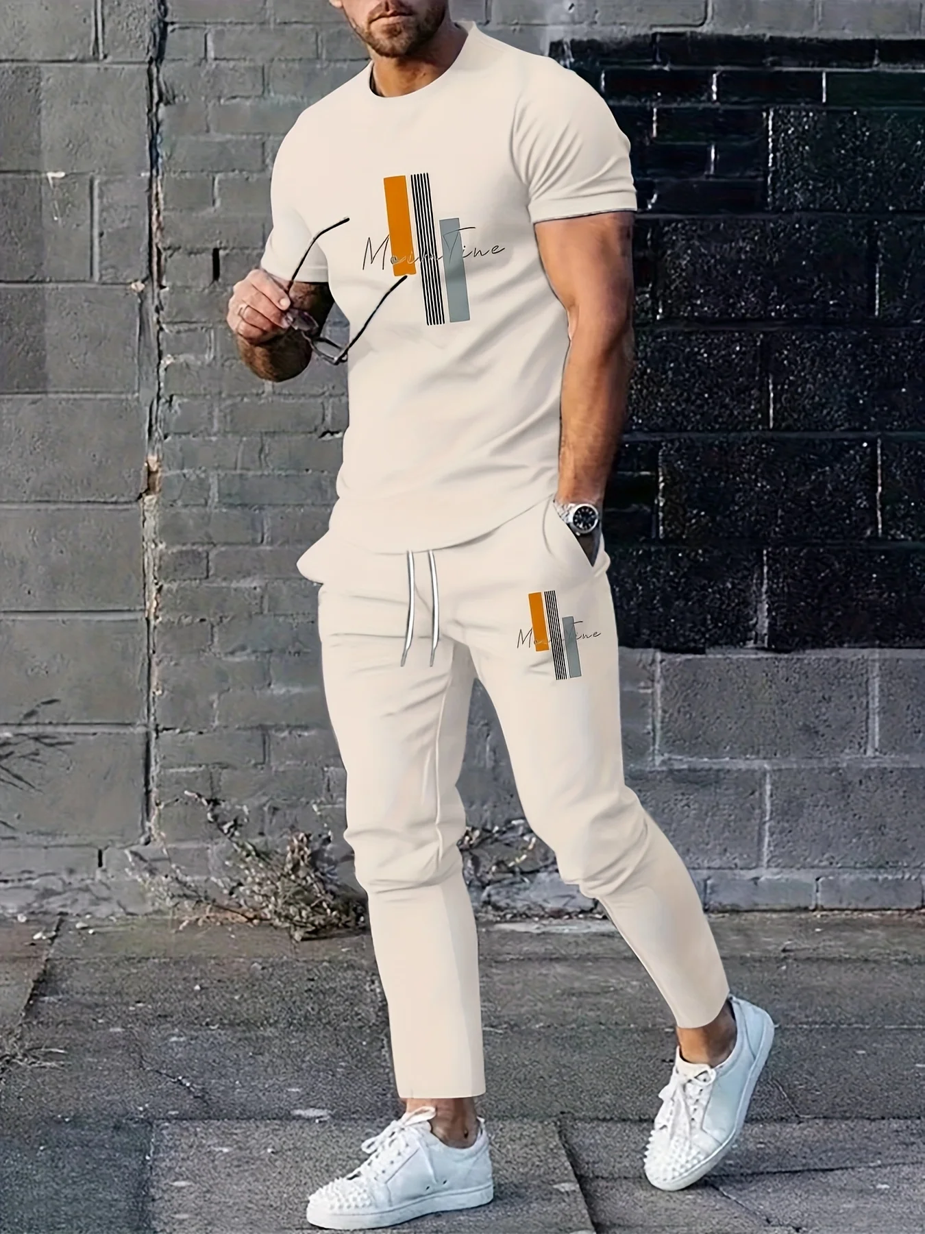 

The 2025 summer new men's suit is a casual fashionable breathable and lightweight outdoor men's wear