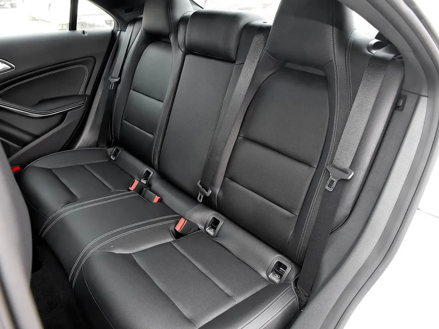 Spezieller Autositzbezug 5 für Mercedes Benz CLA 2016 2017 2018 2019 PU-Leder Kissen Schutz Autoabdeckungen – Detail 5
