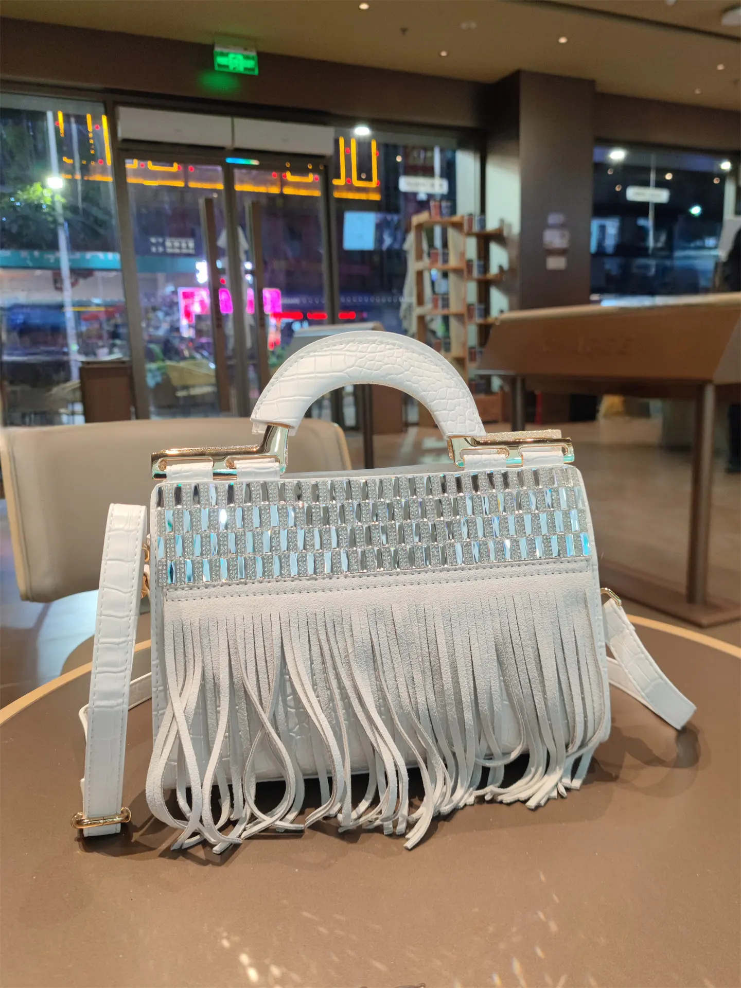 

Женская элегантная кожаная сумка с кисточками, модная универсальная сумка через плечо большой вместимости с бриллиантами