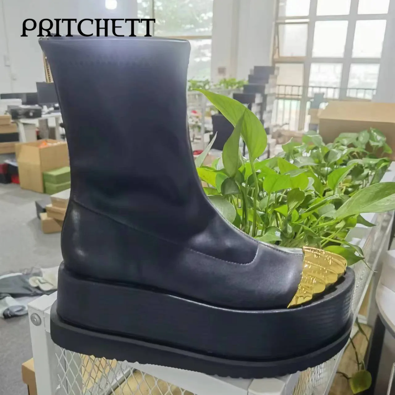 Gold Five-Finger Slip-On Boots High Platform and Thick Sole Black Short Boots with Rear Zipper Fashionable Women's Boots