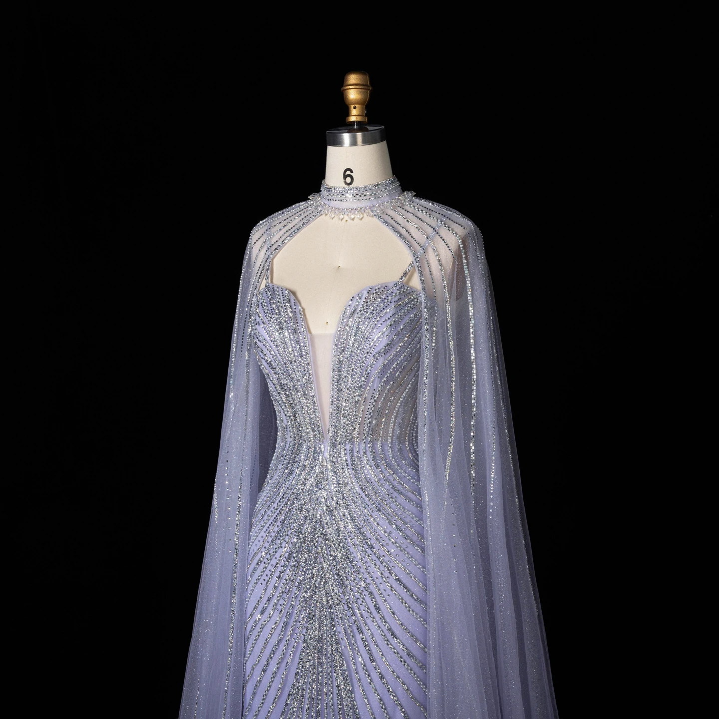 Sharon Said Luxuriöses lila Tüll-Abendkleid, stark perlenbestickt, hoher Kragen, Meerjungfrauen-Schnitt, langer fließender Umhang, formelle Partykleider SS114, maßgeschneidert – Detail 6