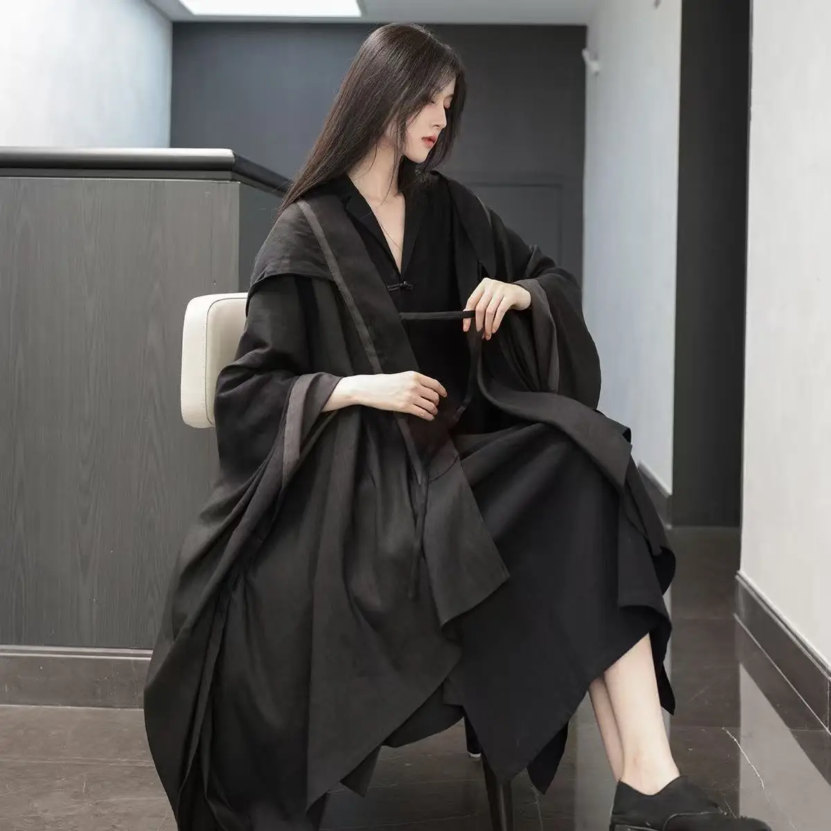 

Drak Black Hooded Cloak Men Women Traditiomal Chinese Cotton Linen Gown Suit Halloween Wizard Cosplay Costume Cape with Hat