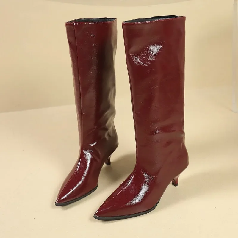 أحذية كبيرة لخريف وشتاء 2025 أحذية عالية بيضاء بمقدمة مدببة جديدة فوق الركبة #4