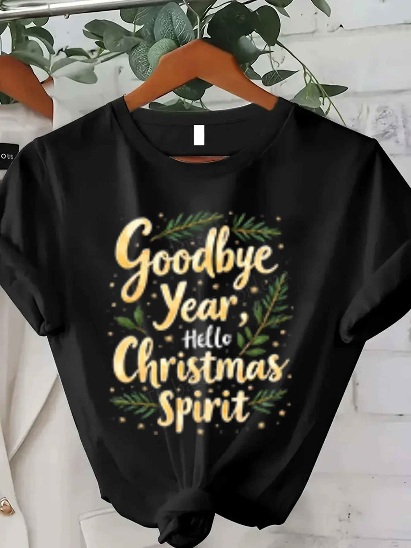 تي شيرت نسائي احتفالي "Goodbye Year, Hello Christmas Spirit" تي شيرت نسائي