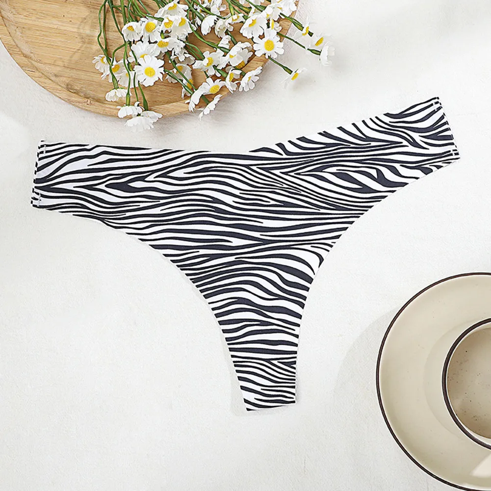 Sexy Leopard Pattern Women Thong Panties Low‑Waist V‑Shape Cut Soft Stretchy Skin‑Friendly Fabric Breathable Seamless Briefs