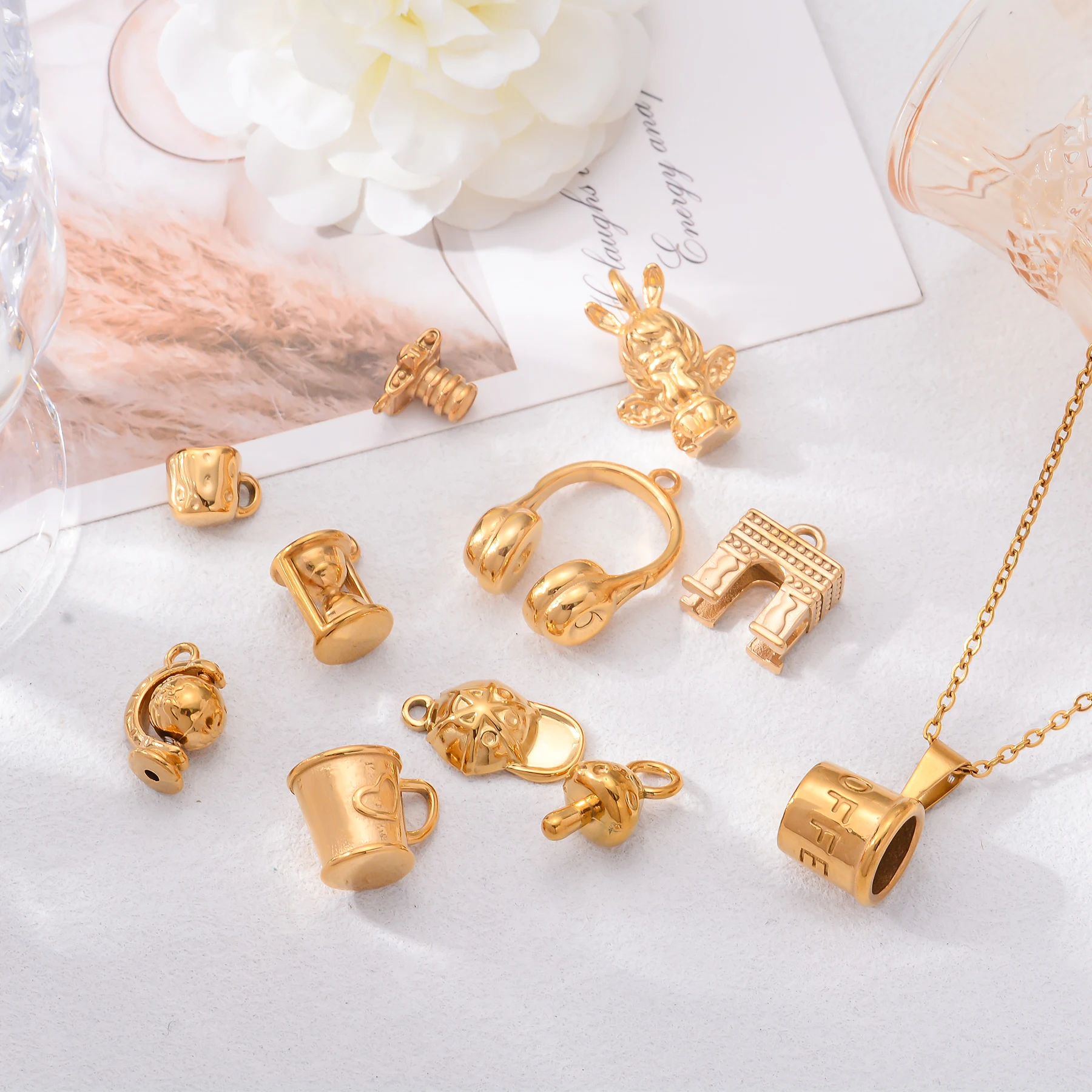 2 قطعة مطلية بالذهب الفولاذ المقاوم للصدأ سحر قلادة فنجان القهوة/سماعات/قبعة/الملاك DIY بها بنفسك مجوهرات قلادة سوار صنع العثور