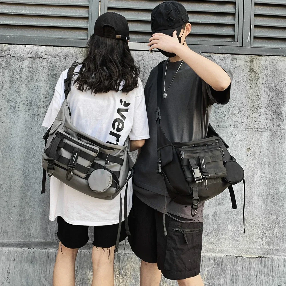 ไหล่Gothic Black Crossbody Messenger Toteกระเป๋าสําหรับผู้ชายผู้หญิงนักช้อปไนลอนHip Hop Techwear SatchelเอวGoth Postman 가