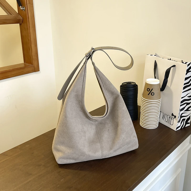 Sacs à main pour femme Taupe minimaliste Vegan grand fourre-tout sac de travail décontracté pour femme sac à bandoulière sophistiqué sans cruauté pour tous les jours