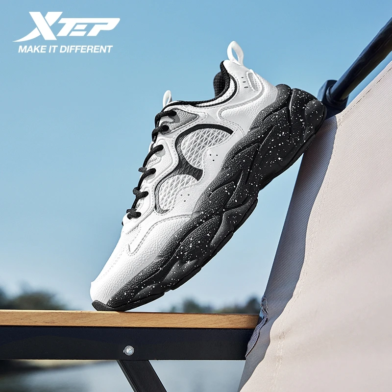 Xtep Youmu 5.0 Freizeitsneaker für Damen Winter 2026 Leichte, dickbesohlte Sport-Outdoor-Retro-Schuhe Vielseitig 874218320009