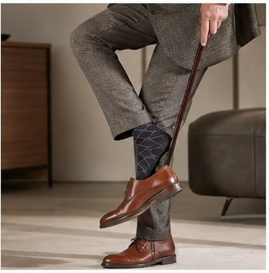 Wooden Shoe Lifter Tool 2pcs – Premium Shoehorn for Easy, Gentle Shoe Wearing, Smooth Surface, Heel Protection