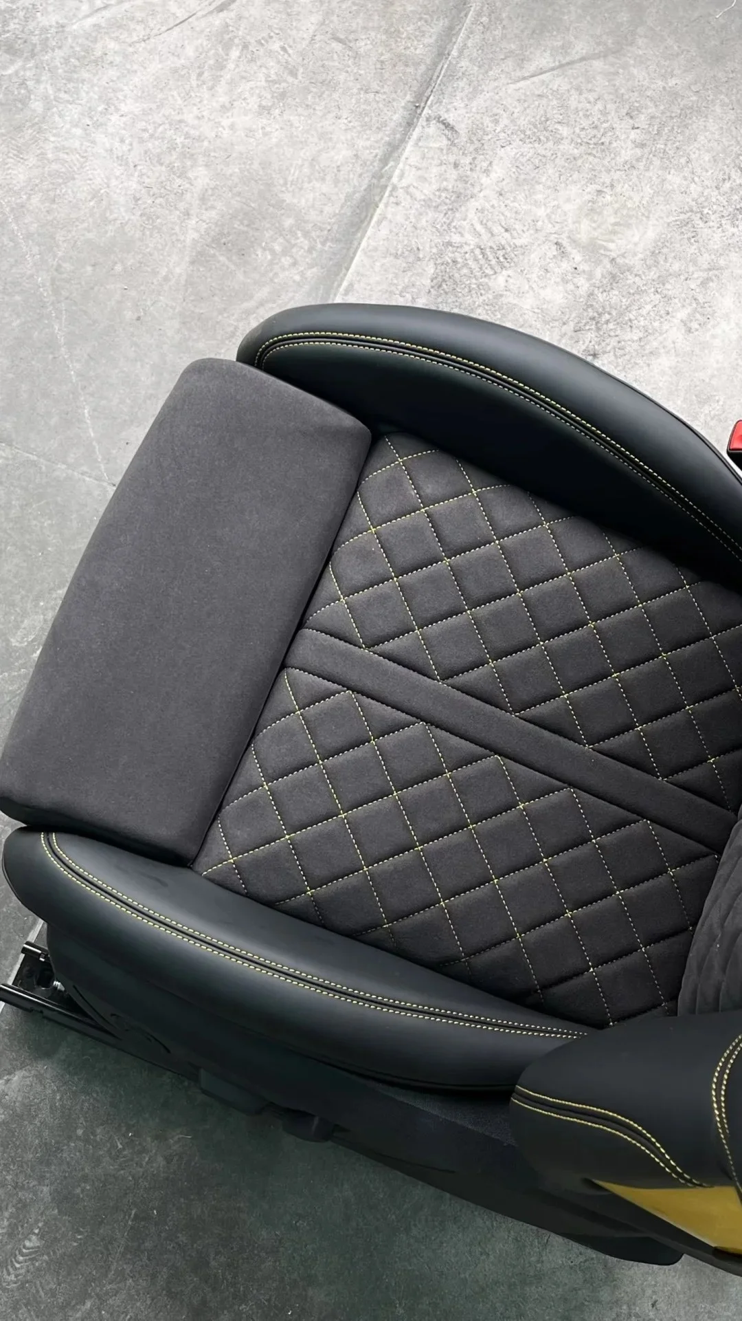 China Manufacturer Luxury Car Seat Cushion Custom Made Car Seat Cover for Leather Middle Part Original Fit for   A4 A6 A3 Q5