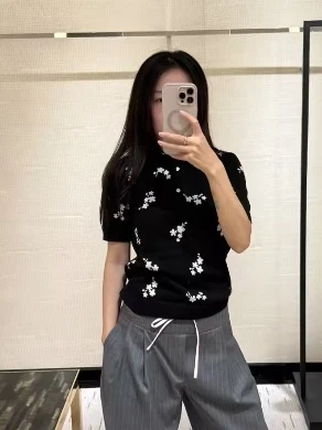 Spring New Arrival Women's Slim Fit Knitted  Shirt Short Sleeve Flower Collision Color Soft Breathable Regular Style