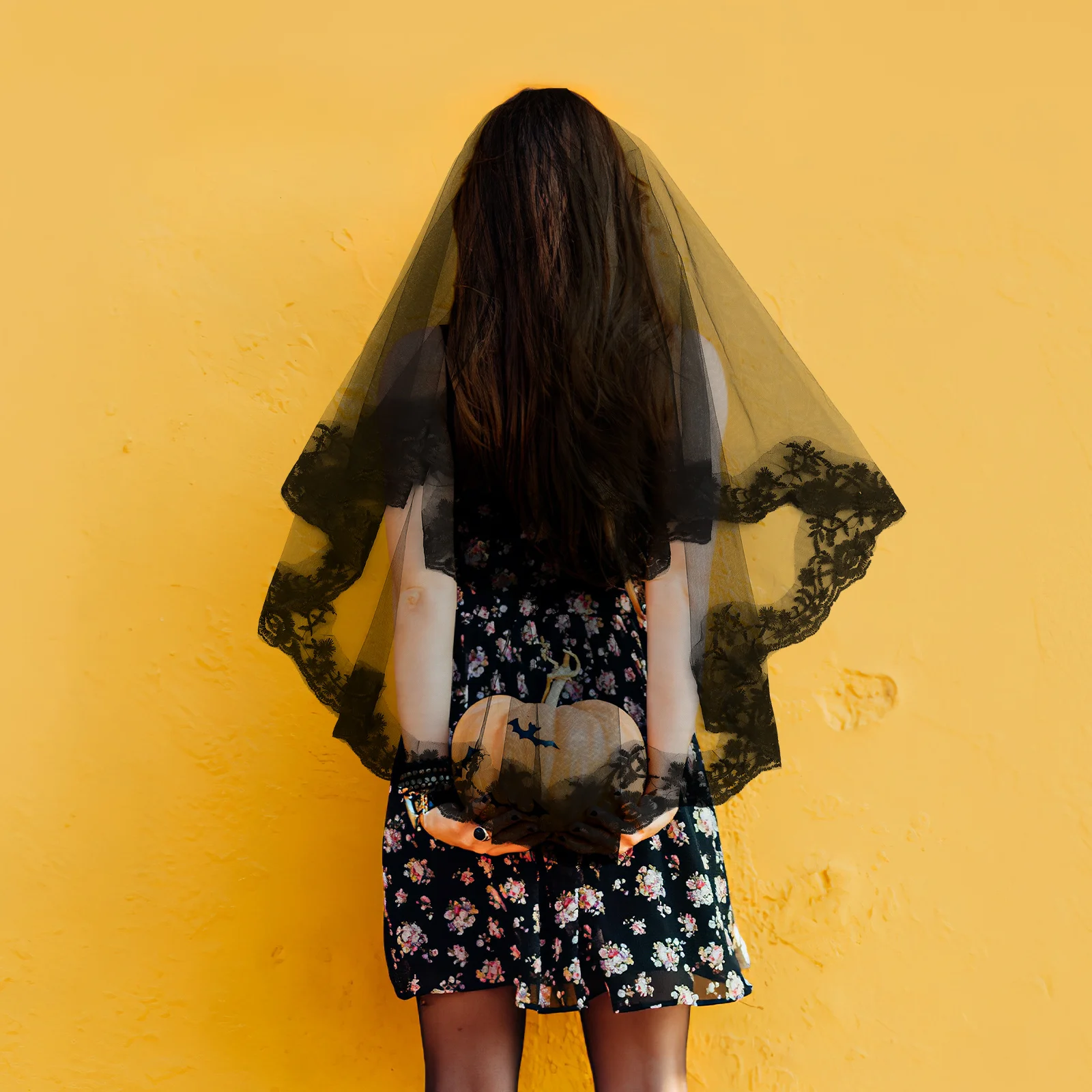 Black Vintage Lace Wedding Veil Grenadine Material Elegant Bridal Mantilla Cosplay Veil Halloween Bride Wedding Shower Photo