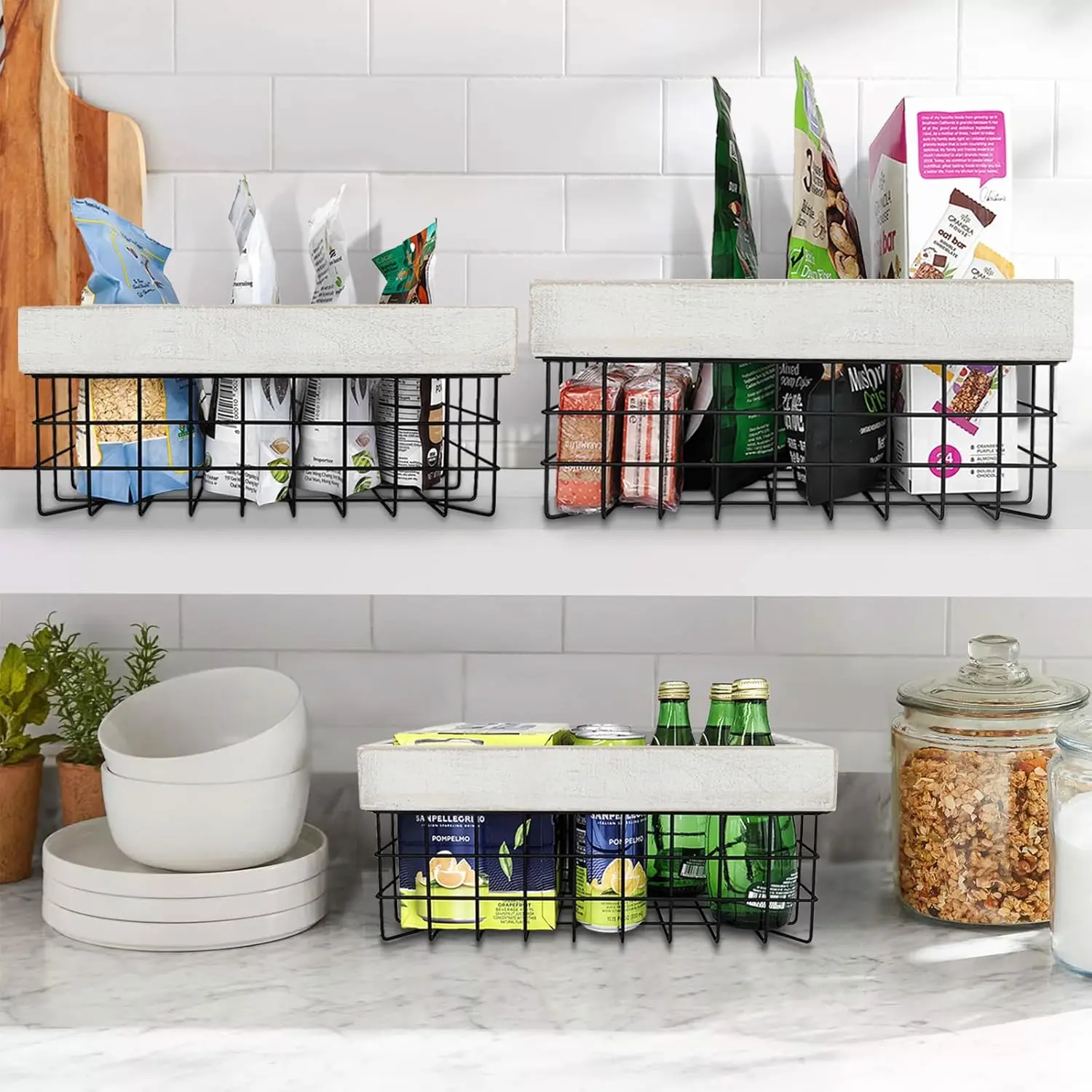 A set of 3 wire baskets is used to organize the wooden top storage bag with handles, which is used in many occasions at home.