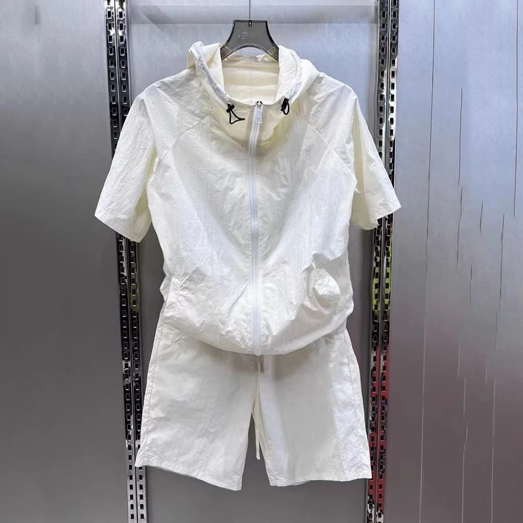 

Men's Trend Solid Color Suit Summer Thin Hooded Short Sleeve Light Two-piece Set Sunscreen Breathable Casual Shorts Trend