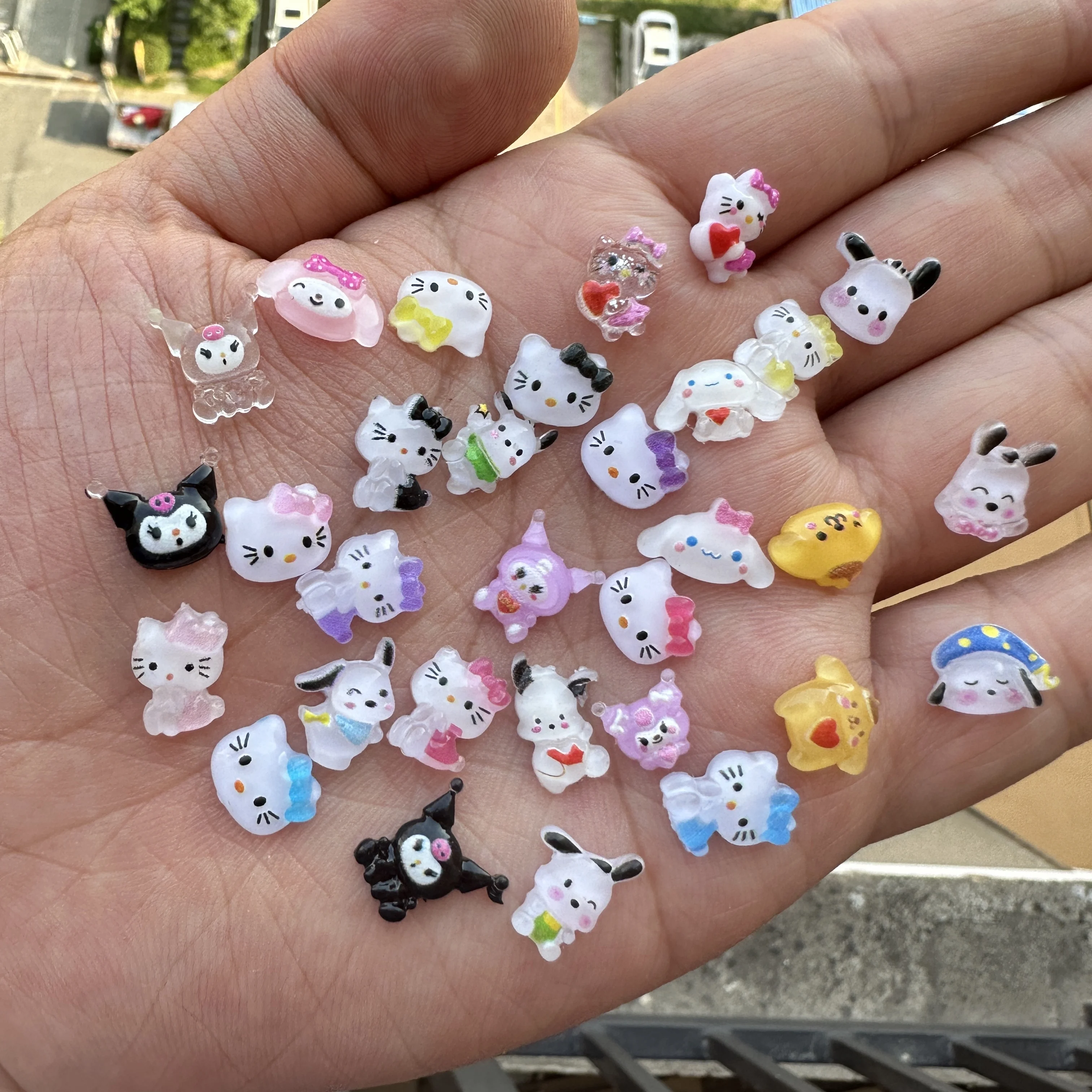 Acessórios para unhas Kawaii, desenhos animados bonitos, Sanrio, Kuromi, Hello Kitty, minha melodia, arte do prego, decoração do encanto, strass Y2K, atacado, 100pcs