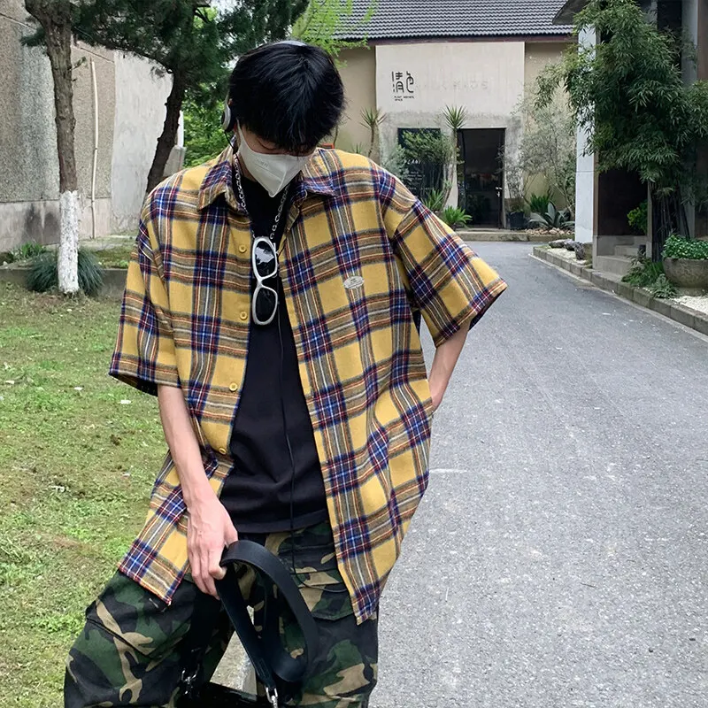 

Рубашка в клетку большого размера с короткими рукавами — модная летняя мода для мужчин, свободная повседневная молодежная рубашка