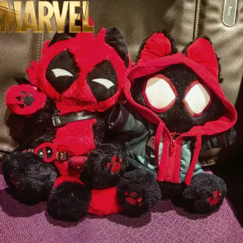 

Плюшевая кукла Marvel Deadpool Spider Gwen в форме кошки, черно-красно-белая, уникальная мягкая игрушка, подарок на день рождения для фанатов Marvel